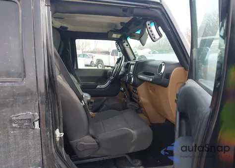 2012 Jeep Wrangler Unlimited Sahara z USA, uszkodzony, nr VIN 1C4BJWEG2CL161161